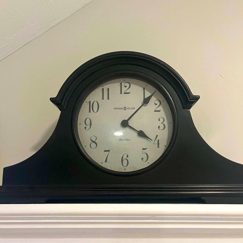 Vintage Howard Miller Mantel Clock